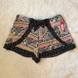 NWT Xhilaration Shorts, Tie Front, Smocked Rear Waistband, Flowy, Boho, XL